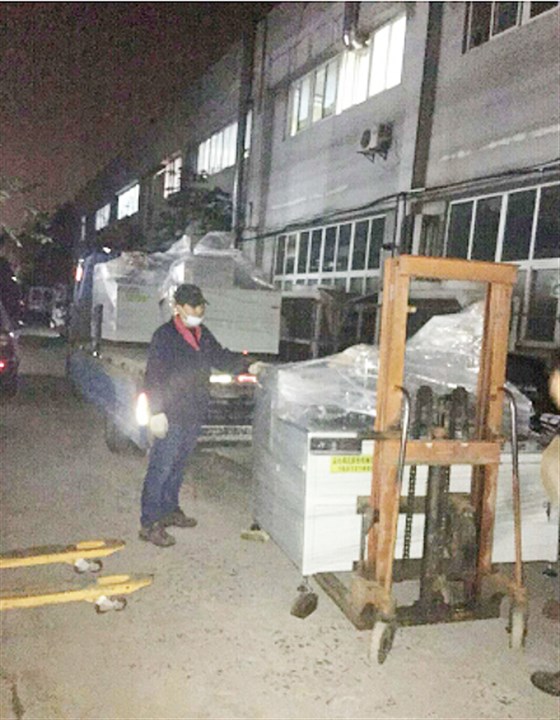 追加6臺(tái)鋁合金鋸切機(jī)，鄧氏投入快速生產(chǎn)！
