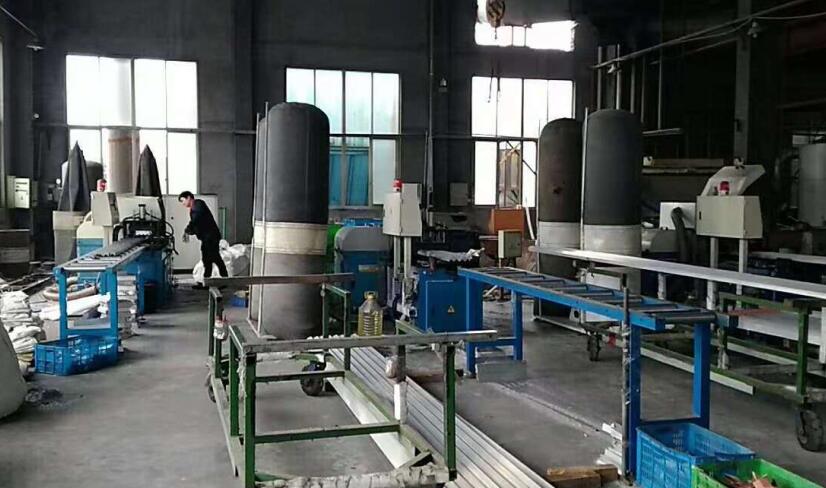 三年老客戶，起源于2片鋸片進(jìn)展到3臺(tái)全自動(dòng)切鋁機(jī)的訂購(gòu)