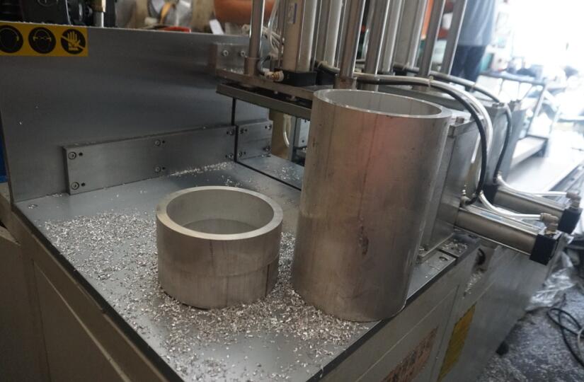 【江西】6063鋁合金切割，使用鄧氏DS-A400全自動(dòng)鋁切割機(jī)