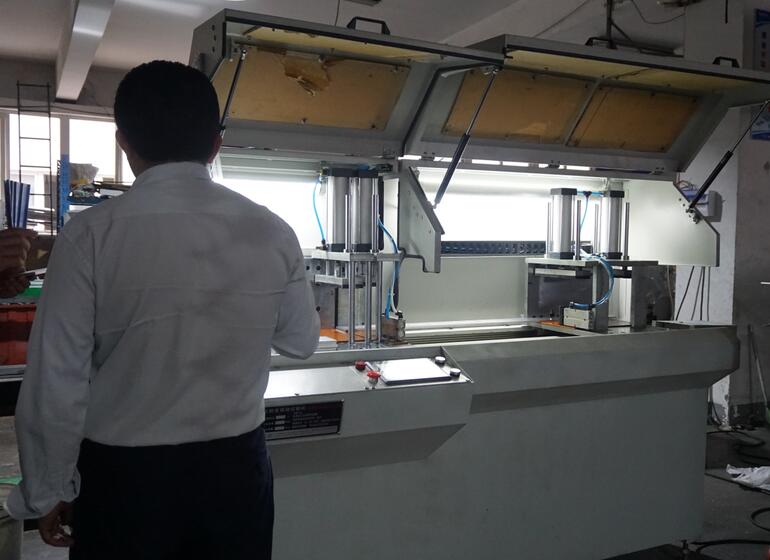 【四川】鄧氏DS-A450-3分離式切鋁機(jī)，鋸切汽車配件用異性空心、實(shí)心鋁棒