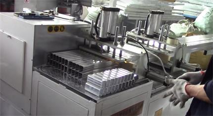 薄鋁型材用什么切割機(jī)才能保證材料不變形？【鄧氏機(jī)械】